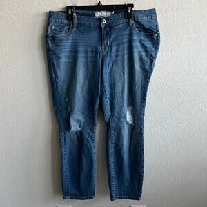 Torrid Women's Boyfriend Stretch Distressed Medium Wash Jeans Size 14